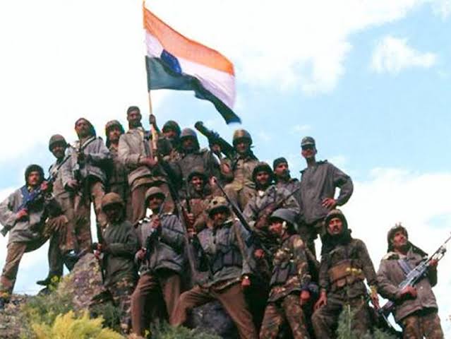 'साहस, त्याग और विजय', कारगिल दिवस पर राष्ट्रपति मुर्मू ने वीर शहीदों को दी श्रद्धांजलि